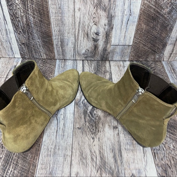 Isabel Marant Etoile Taupe Suede Booties - Picture 8 of 11